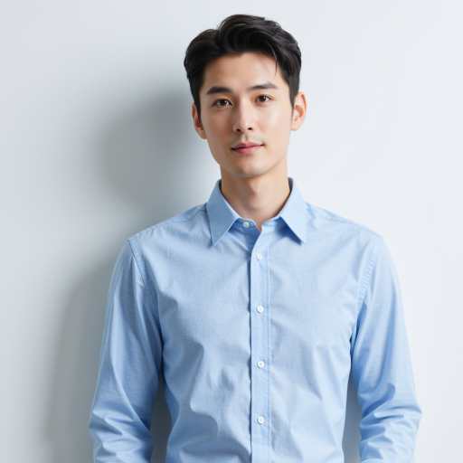 三十二岁左右男性头像，穿休闲衬衫，白色背景，产品经理专业形象